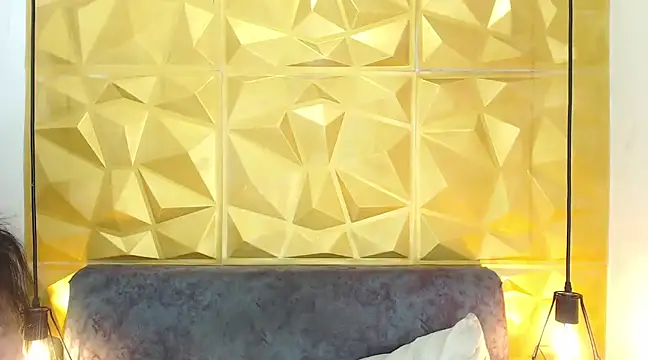 Small Hot19 online show from March 2025 03:51:01 PM