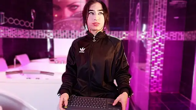 Small Hot19 online show from February 2026 10:39:01 AM