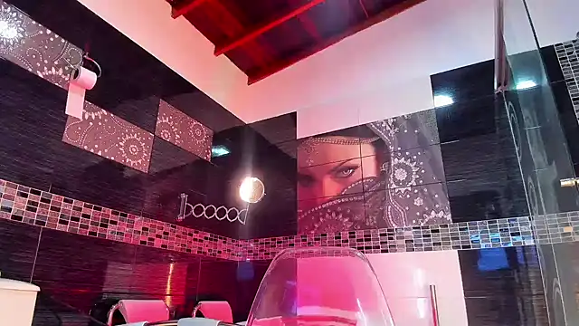 Small Hot19 online show from October 2025 09:41:02 AM