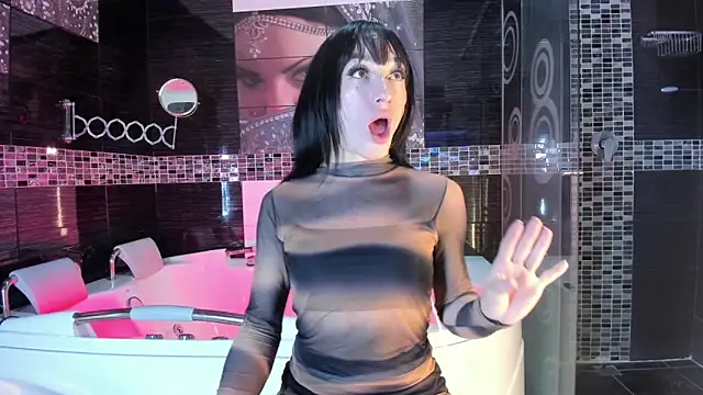 Small Hot19 online show from October 2025 10:16:01 AM