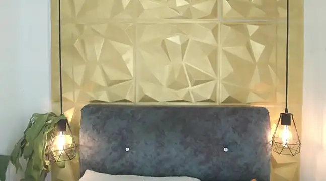 Small Hot19 online show from March 2025 03:06:01 PM