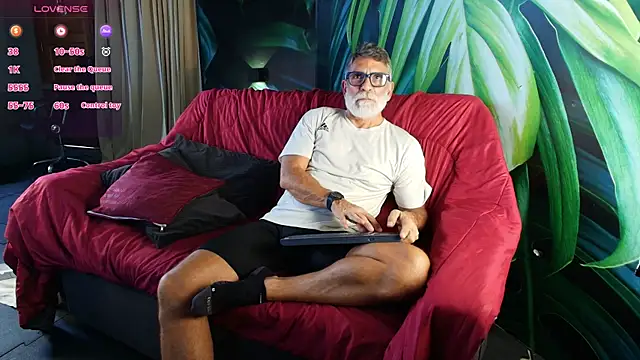LukeCrews online show from October 2025 07:06:01 PM