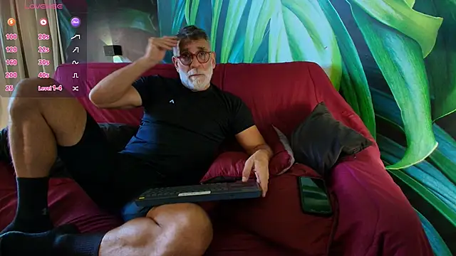 LukeCrews online show from September 2025 05:33:02 PM