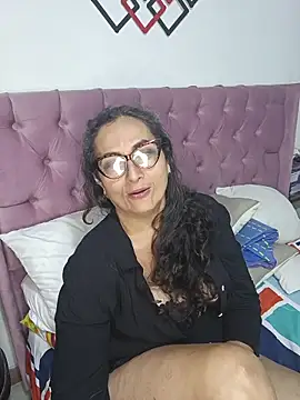 Snapshot of AlessandraLeroy chatting on November 2025 02:59:01 AM AlessandraLeroy online show from November 2025 02:59:01 AM