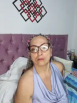 Snapshot of AlessandraLeroy chatting on November 2025 03:05:02 AM AlessandraLeroy online show from November 2025 03:05:02 AM