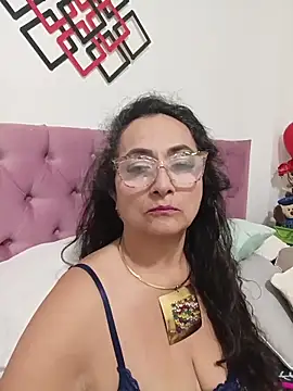 AlessandraLeroy online show from May 2026 12:40:01 AM