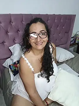 Snapshot of AlessandraLeroy chatting on October 2025 02:10:01 AM AlessandraLeroy online show from October 2025 02:10:01 AM