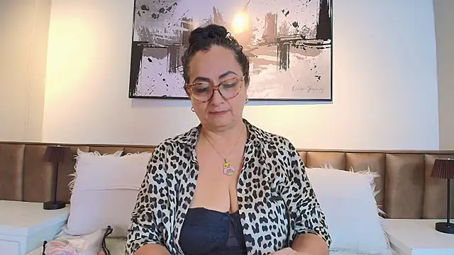 AlessandraLeroy online show from May 2026 12:33:02 PM
