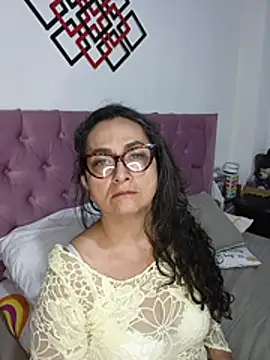 Snapshot of AlessandraLeroy chatting on November 2025 02:32:02 AM AlessandraLeroy online show from November 2025 02:32:02 AM