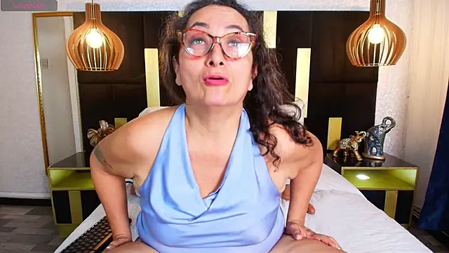 Snapshot of AlessandraLeroy chatting on November 2025 02:38:01 PM AlessandraLeroy online show from November 2025 02:38:01 PM