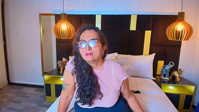 AlessandraLeroy online show from September 2025 12:59:02 PM