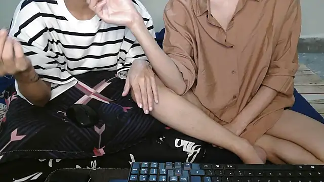 Snapshot of NaughtyThrouple007 chatting on October 2025 01:53:02 AM NaughtyThrouple007 online show from October 2025 01:53:02 AM