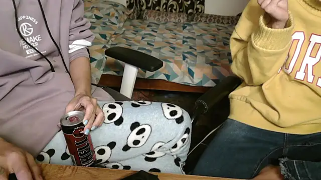 NaughtyThrouple007 online show from December 2025 12:49:02 AM