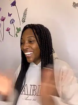 Nahomy gree online show from December 2025 05:20:02 AM