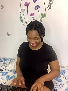 Nahomy gree online show from October 2025 06:01:02 AM