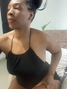 Snapshot of Nahomy_gree chatting on February 2026 02:01:02 AM Nahomy gree online show from February 2026 02:01:02 AM