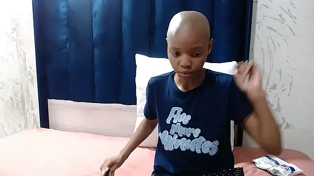 BondiBitch online show from November 2025 07:19:01 PM