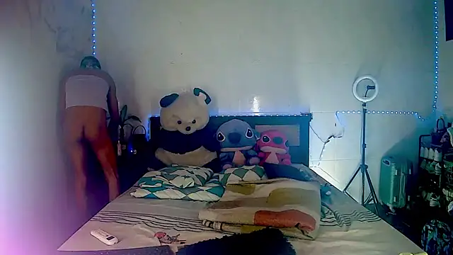 KimberlyXtreme online show from December 2025 01:06:02 AM