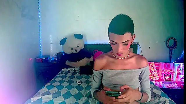 KimberlyXtreme online show from December 2025 01:02:02 PM