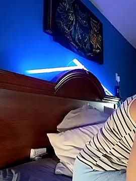 KITTYBOOBOOFUXX online show from November 2025 06:29:02 AM