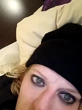 KITTYBOOBOOFUXX online show from November 2025 07:45:02 AM