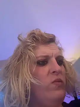 KITTYBOOBOOFUXX online show from April 2026 04:46:02 AM