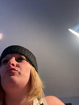 KITTYBOOBOOFUXX online show from April 2026 04:36:01 AM