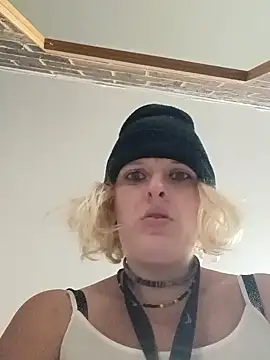 KITTYBOOBOOFUXX online show from October 2025 01:49:01 AM