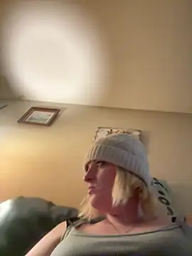 KITTYBOOBOOFUXX online show from February 2026 05:28:01 AM