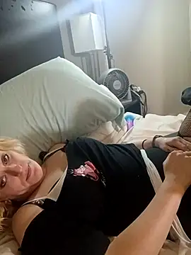 KITTYBOOBOOFUXX online show from November 2025 10:15:01 AM