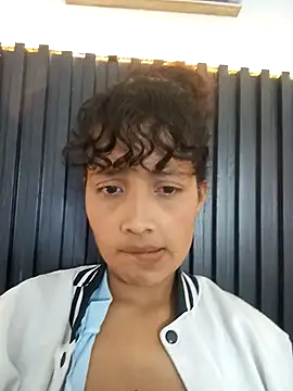 Arihsay evans online show from October 2025 12:39:02 PM