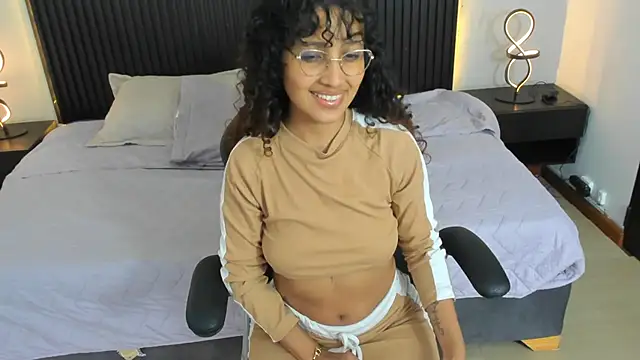 Arihsay evans online show from September 2025 02:23:02 PM