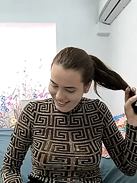 Nicoll Baby online show from April 2026 11:01:01 AM