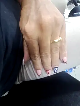 Milena Foox online show from October 2025 12:01:01 AM