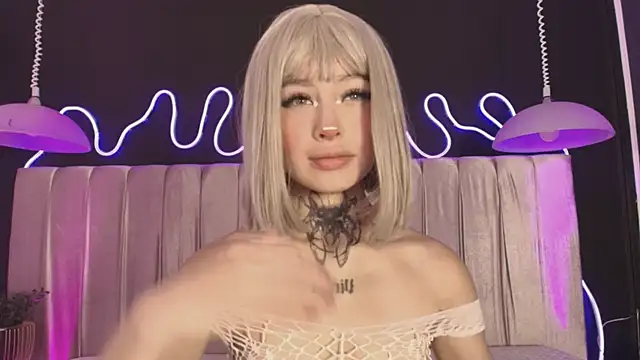 Zhally Dee online show from February 2026 07:57:02 PM