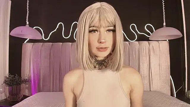 Zhally Dee online show from February 2026 07:33:02 PM