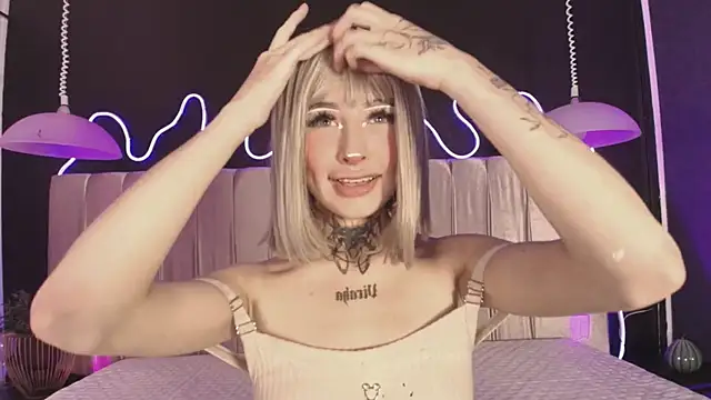 Zhally Dee online show from March 2026 07:43:02 PM