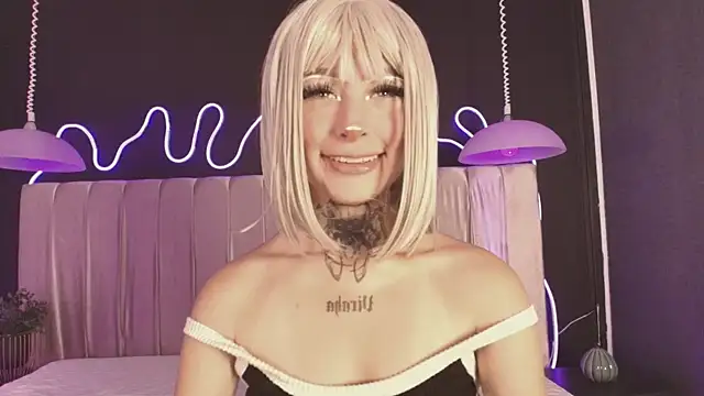 Zhally Dee online show from March 2026 07:25:02 PM