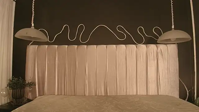 Zhally Dee online show from February 2026 07:55:02 PM