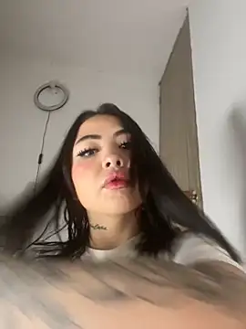 Mia cullen  online show from October 2025 12:00:01 AM