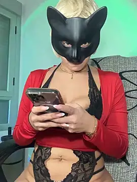 Hannah Kiim online show from March 2026 11:47:02 PM