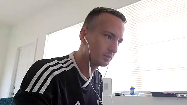 TheDaddy005 online show from May 2026 06:05:02 PM