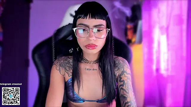 sofiafenty online show from January 2026 04:43:01 PM