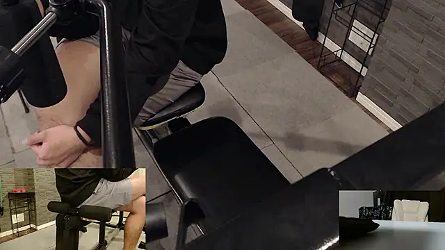 Snapshot of Stretch-man chatting on December 2025 05:23:01 PM Stretch-man online show from December 2025 05:23:01 PM