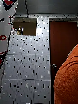 esmeralda jadees online show from November 2025 08:57:02 PM