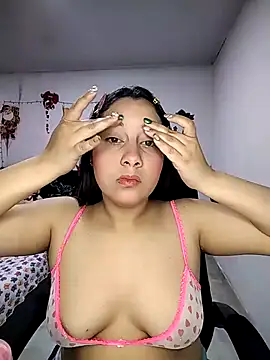 esmeralda jadees online show from December 2025 06:31:02 PM