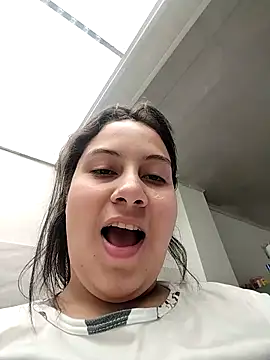 esmeralda jadees online show from February 2026 05:47:02 PM