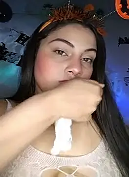 esmeralda jadees online show from October 2025 07:14:02 PM