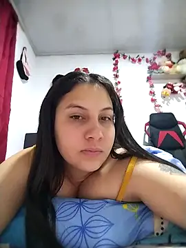 esmeralda jadees online show from April 2026 12:52:01 PM