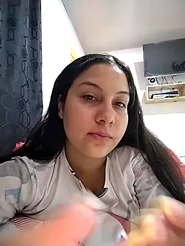 Snapshot of esmeralda_jadees chatting on May 2026 01:14:01 PM esmeralda jadees online show from May 2026 01:14:01 PM